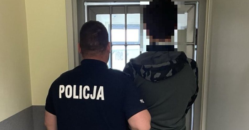 zdjęcie: Przyszedł do żmigrodzkiego komisariatu podpisać dozór, okazało się, że jest poszukiwany / fot. KPP w Trzebnicy