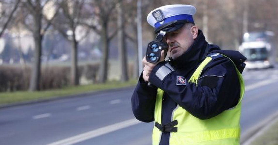 zdjęcie: Uciekał przed policjantami, podczas zatrzymania miał przy sobie narkotyki. / fot. KPP Opole Lubelskie