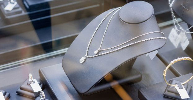 Złodziej biżuterii, który był we Wrocławiu na "gościnnych występach", wpadł w ręce naszych kryminalnych w Ustroniu Morskim