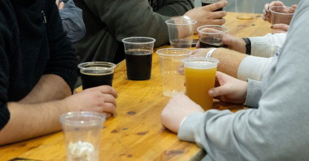 Badanie: 84 proc. Polaków pije alkohol, 28 proc. robi to minimum raz w tygodniu