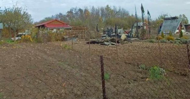 Nocny pożar domku letniskowego