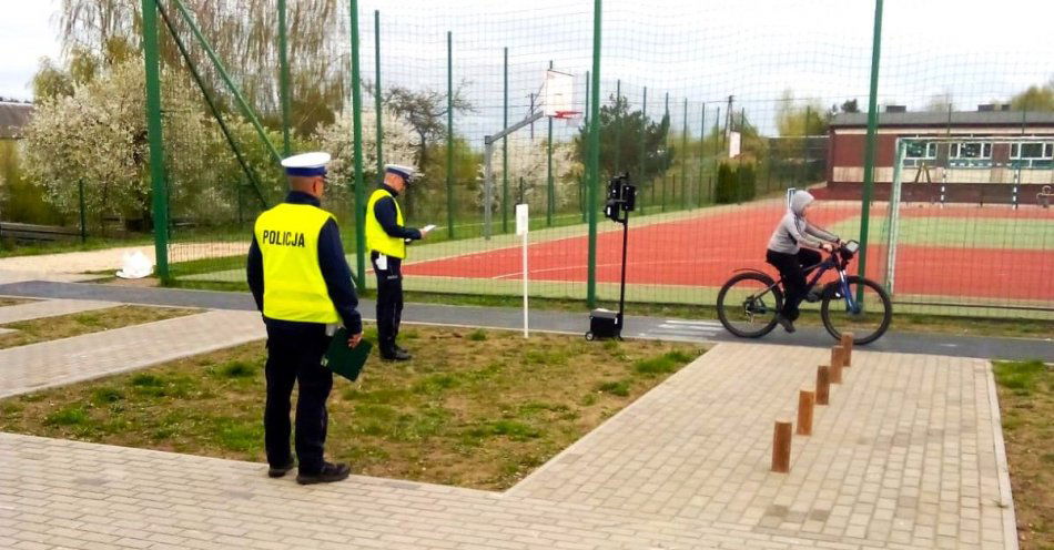 zdjęcie: Policjanci na konkursie BRD w Kaliszu. / fot. KPP w Kościerzynie