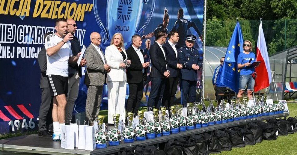 zdjęcie: VI Charytatywny Turniej Piłki Nożnej Policji Dolnośląskiej wygrała Malwina / fot. KPP w Jaworze