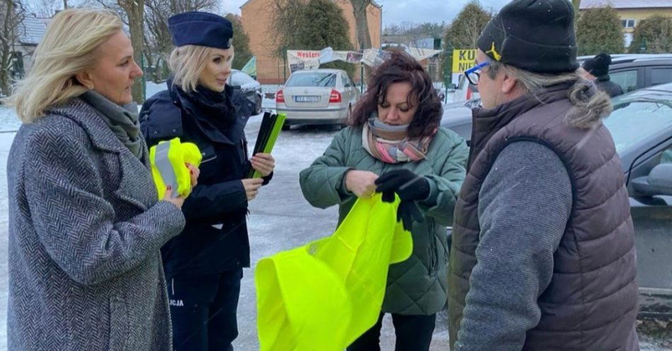 zdjęcie: Roztropny senior to widoczny senior / fot. KPP w Kamieniu Pomorskim