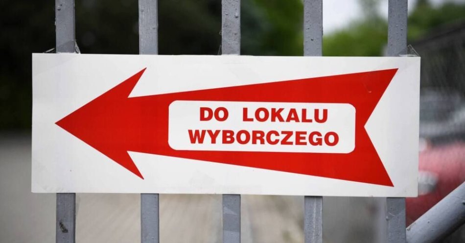 zdjęcie: Wyborcy Brauna zagłosują na Nawrockiego; elektorat Hołowni wybiera Trzaskowskiego / fot. PAP