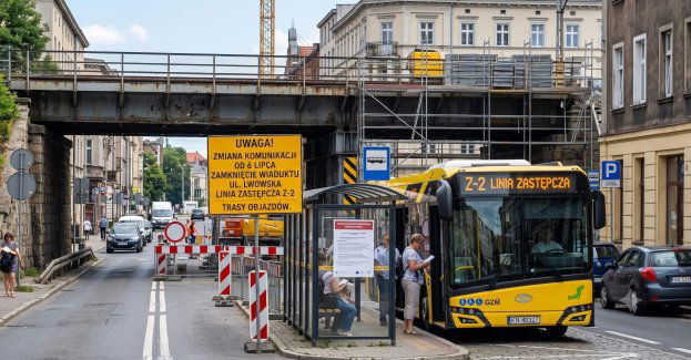 Od poniedziałku zamknięty przejazd pod wiaduktem ulicą Lwowską i zmiany w komunikacji miejskiej w Katowicach. Komunikat ZTM