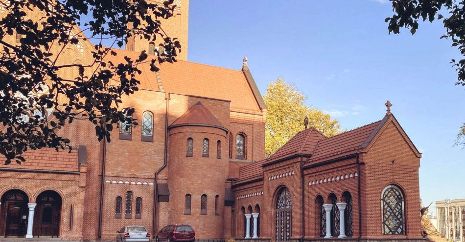 zdjęcie: Część parafian broni proboszcza z Łąkty Górnej i krytykuje wojewodę / v15582605