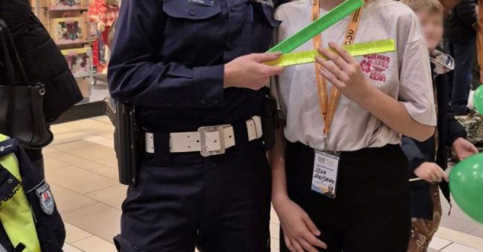 zdjęcie: Kiermasz świąteczny w Galerii z pokazem służby policji / fot. KMP w Gdyni