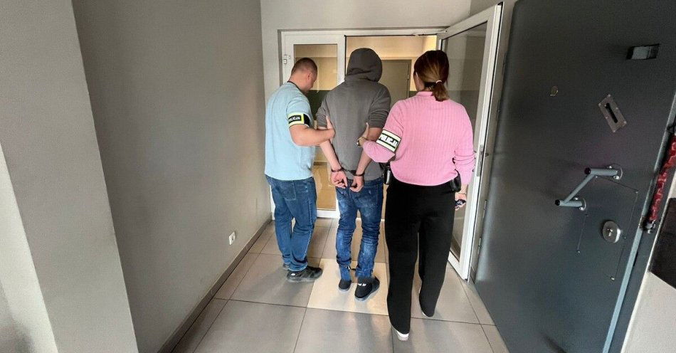 zdjęcie: Zatrzymano sprawców kradzieży ciągnika i pasera / fot. KPP w Opocznie