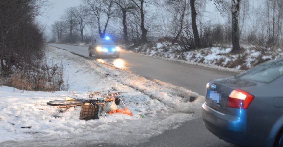 zdjęcie: Kierujący Audi potrącił rowerzystę / fot. KMP Chełm