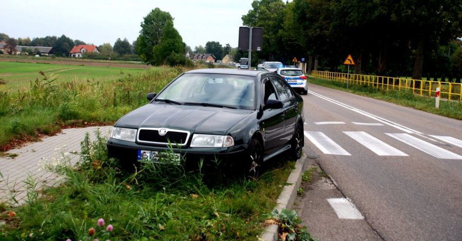 zdjęcie: Potrącenie 15-latki na przejściu dla pieszych w miejscowości cyganek. kierująca straciła prawo jazdy / fot. KPP w Nowym Dworze Gdańskim