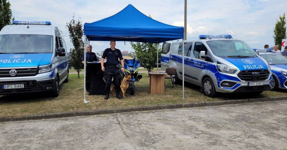 zdjęcie: Inowrocławscy policjanci podczas pikników rodzinnych / fot. KPP Inowrocław