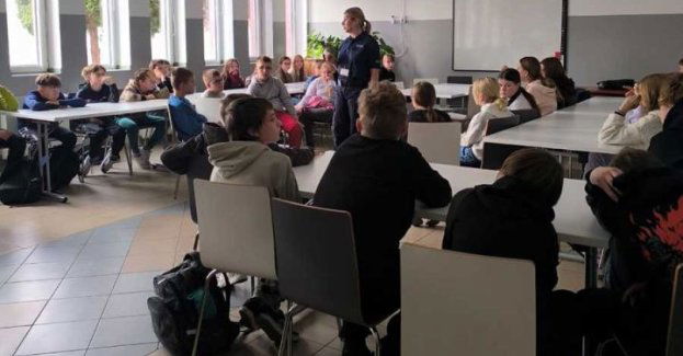 Policjanci rozmawiali z uczniami w Miłkowicach o hejcie
