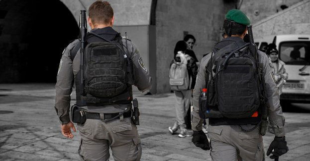 Prokuratura ustala okoliczności użycia broni hukowej przez funkcjonariuszkę SG