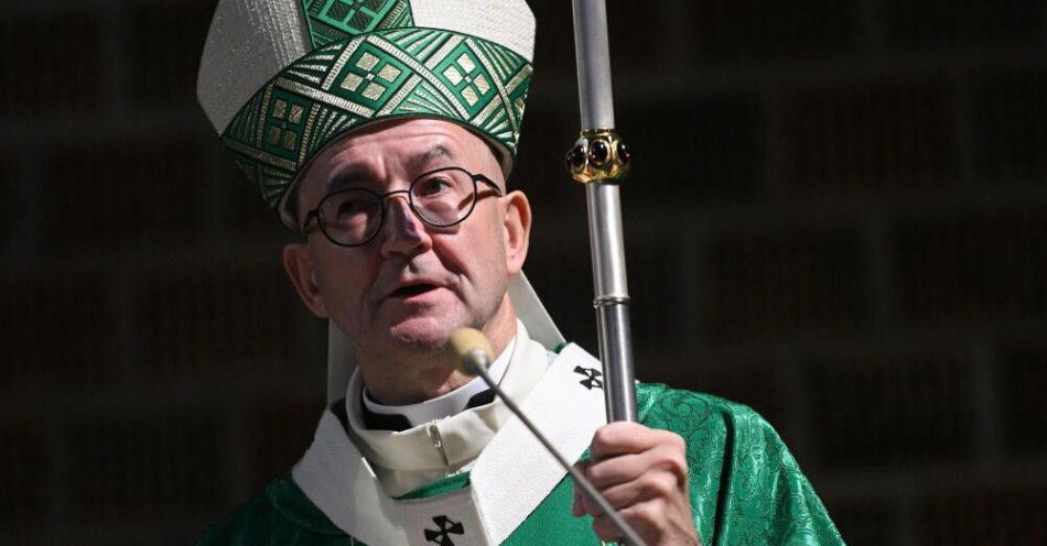 zdjęcie: Abp Galbas: Chrystusa rozpoznają ludzie pokorni; siłacze tego świata zawsze będą wybrzydzać / Warszawa, 16.11.2025. Metropolita warszawski abp Adrian Galbas przewodniczy mszy świętej z okazji Światowego Dnia Ubogich, 16 bm. w stołecznej parafii Wniebowstąpienia Pańskiego. Światowy Dzień Ubogich jest obchodzony w kościele katolickim w XXXIII Niedzielę Zwykłą. (mo/zkoc) PAP/Marcin Obara