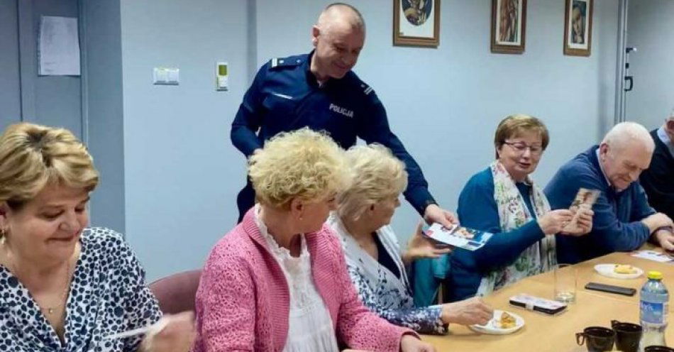 zdjęcie: Wiek nie ma znaczenia, gdy w grę wchodzi bezpieczeństwo. / fot. KPP Nysa
