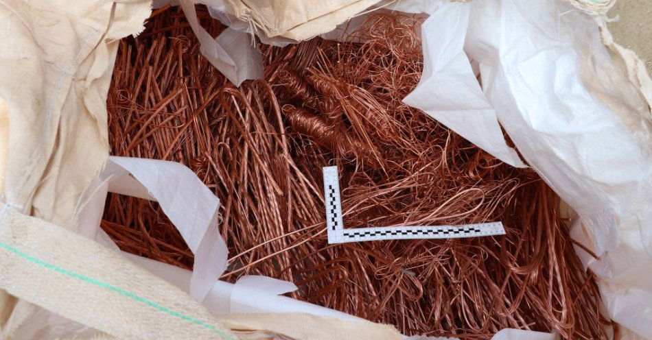 zdjęcie: Zatrzymano sprawcę kradzieży miedzianego złomu za ponad 5 tys. zł / fot. KMP Suwałki