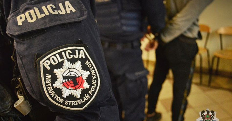 zdjęcie: Tym razem trzech poszukiwanych wpadło w ręce policjantów. Jeden z nich trafi na ponad dwa lata do więzienia / fot. KMP w Wałbrzychu