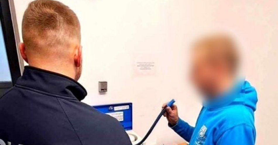 zdjęcie: Z 3 promilami podjechał sprawdzić czy to interwencja z sąsiadem / fot. KPP Kraśnik