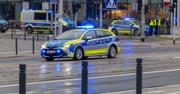 Spokojny przemarsz we Wrocławiu podczas Święta Niepodległości