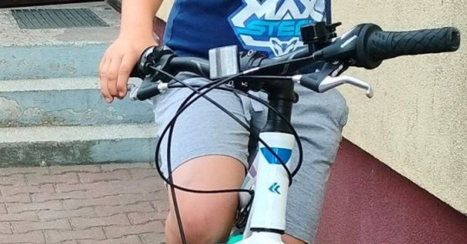zdjęcie: Policjanci poszukują sprawcy kradzieży roweru / fot. KPP w Giżycku