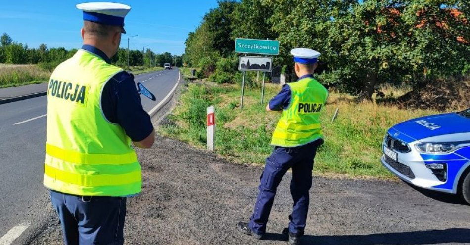 zdjęcie: Przed nami weekend - jedź więc bezpiecznie i przestrzegaj przepisów / fot. KPP w Trzebnicy