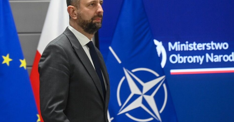 zdjęcie: Szef MON: w poniedziałek podpisanie umów ws. sprzętu dla wojska / Warszawa, 19.12.2025. Wicepremier, minister obrony narodowej Władysław Kosiniak-Kamysz odczas uroczystości podpisania pakietu umów na dostawę systemów rozpoznawczych, walki radioelektronicznej oraz symulatorów czołgów Leopard 2PLM1, 19 bm. w Wojskowym Centrum Edukacji Obywatelskiej w Warszawie. (jm) PAP/Piotr Nowak