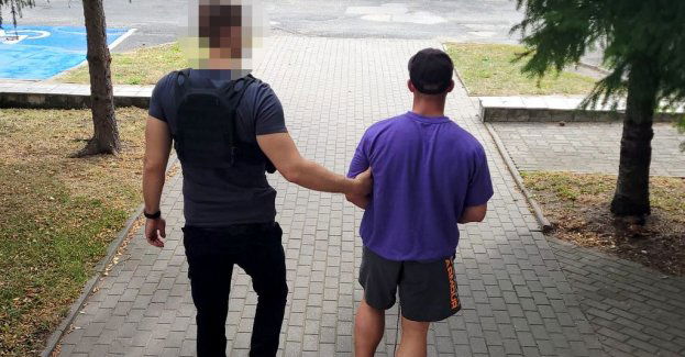 Utrudniał interwencję, skończyło się na zarzutach