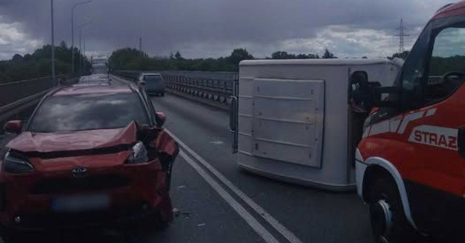 zdjęcie: Wszystkiemu winna była przyczepa / fot. KPP w Wyszkowie