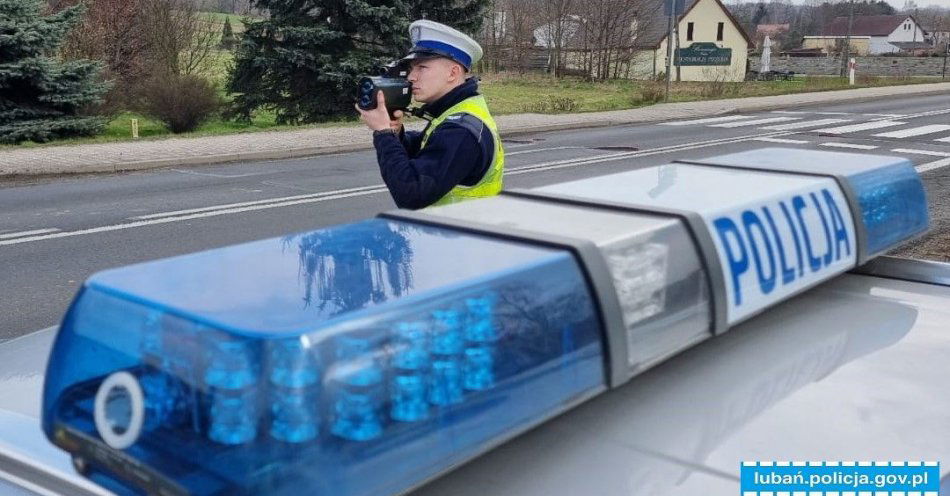 zdjęcie: Nietrzeźwy kierowca chciał wręczyć policjantom łapówkę / fot. KPP w Lubaniu