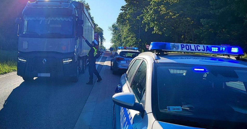 zdjęcie: Dziś rano policjanci sprawdzali trzeźwość kierowców po weekendzie / fot. KPP w Lipnie