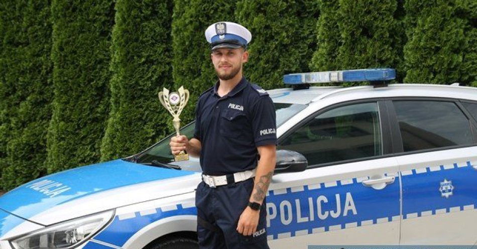 zdjęcie: Włoszczowski policjant najlepszy w jeździe sprawnościowej samochodem / fot. KPP Włoszczowa