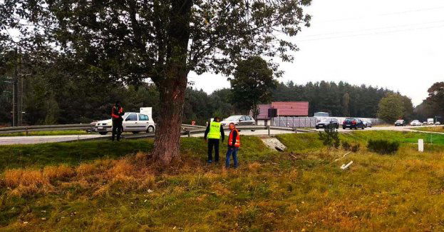 Komisja badała miejsce wypadku w miejscowości Kłobuczyno.