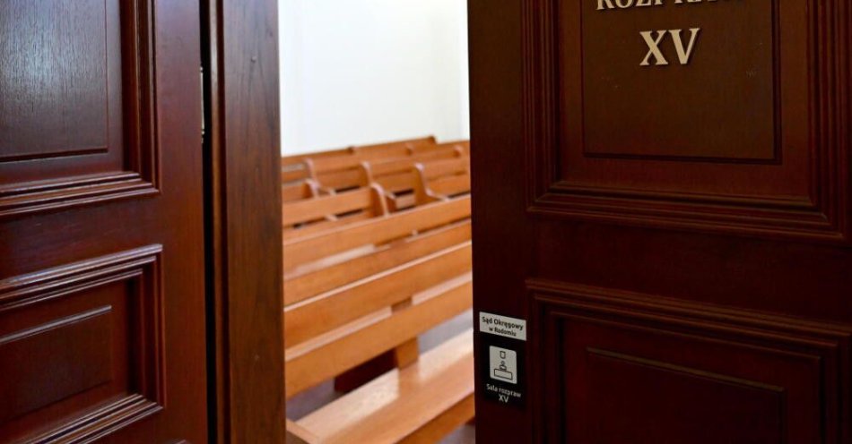 zdjęcie: W Szczecinie ruszył proces ws. zabójstwa noworodka; oskarżone matka i babka / Radom, 21.09.2023. Sala rozpraw w  Sądzie Okręgowym w Radomiu, 21 bm.  (pp/dw) PAP/Piotr Polak