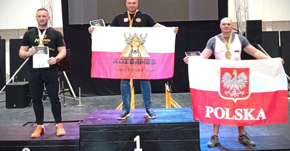 zdjęcie: Będzińscy policjanci z medalami na Mistrzostwach Świata w Trójboju / fot. KPP w Będzinie