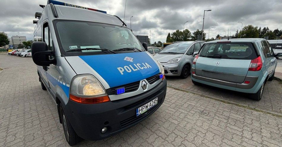 zdjęcie: Nietrzeźwy kierowca zoastał i trafił do policyjnego aresztu / fot. KMP w Koszalinie