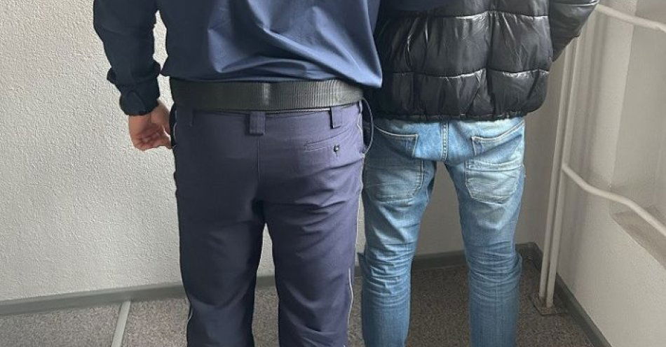 zdjęcie: Odzyskano ładowarkę teleskopową wartą 65 tys. zł. Zatrzymano dwóch / fot. KPP Września