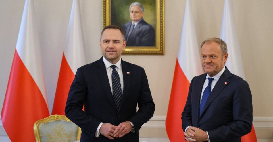 zdjęcie: Nieoficjalnie: spotkanie premiera z prezydentem w piątek o 13.30 / Warszawa, 14.08.2025. Premier Donald Tusk (P) i prezydent Karol Nawrocki (L) podczas spotkania w Pałacu Prezydenckim w Warszawie, 14 bm. Głównym tematem rozmów polityków, na dzień przed spotkaniem Donalda Trumpa i Władimira Putina, ma być sytuacja dotycząca Ukrainy. (ad) PAP/Paweł Supernak ***Do tego materiału zdjęciowego dostępna jest również depesza w systemie CSI, pt.: Rozpoczęło się pierwsze spotkanie w premiera i prezydenta***
