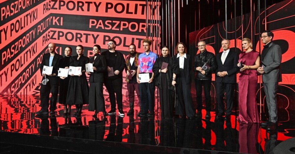 zdjęcie: Marek Koterski, Kamila Tarabura, NAFO i Kuba Więcek wśród laureatów 32. Paszportów 