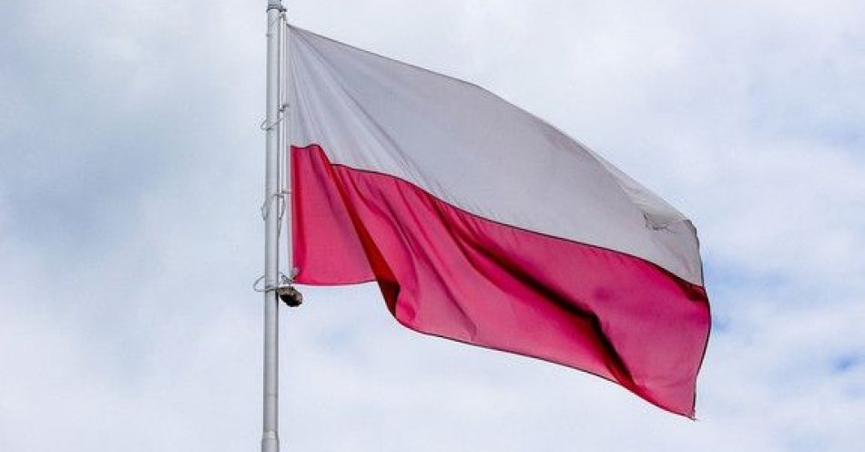 zdjęcie: Jak prawidłowo eksponować flagę i hymn RP / fot. KPP Kościan