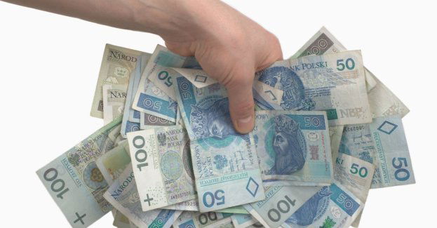 68-latek został oszukany na ponad 250 tysięcy złotych inwestując w fałszywą giełdę