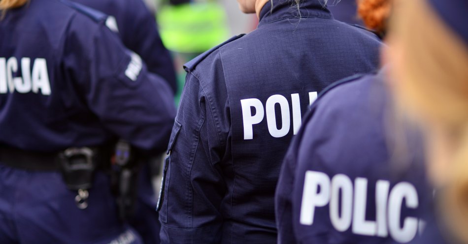 zdjęcie: 42-latek zasłabł podczas interwencji, zmarł; kontrola nie wykazała błędu policji / v35077906