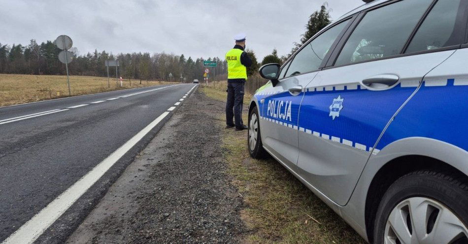 zdjęcie: Łobez: drogówka włączyła się do kampanii Mistrzu zwolnij / fot. KPP w Łobzie