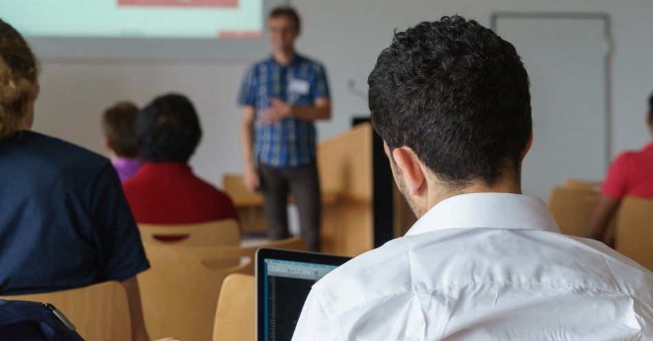 zdjęcie: Fundacja Orlen przyjmuje wnioski o stypendia dla studentów z Polski studiujących za granicą / pixabay/2654142