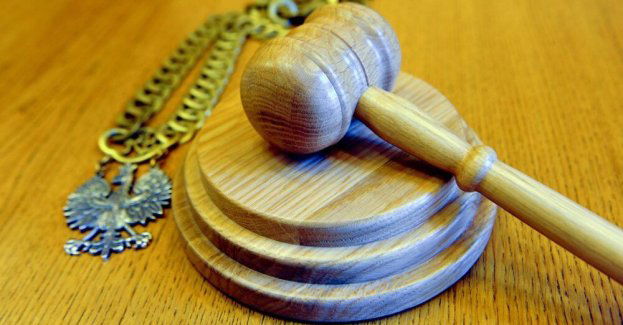 Akt oskarżenia wobec byłych szefów KNF – formalnie wycofany