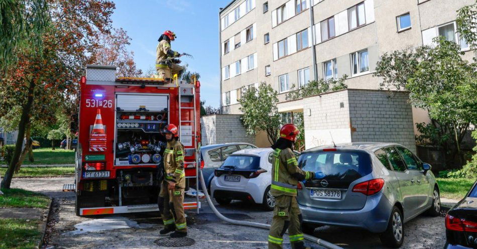 zdjęcie: Pożar mieszkania; jedna osoba nie żyje, trzy w szpitalu, w tym 7-letnie dziecko / fot. PAP