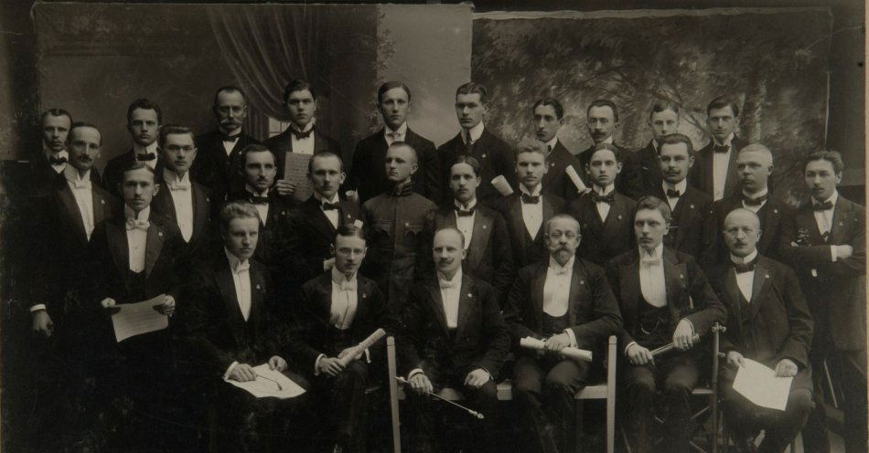 zdjęcie: Senior w Muzeum: Lutnia. 150 lat / fot. nadesłane