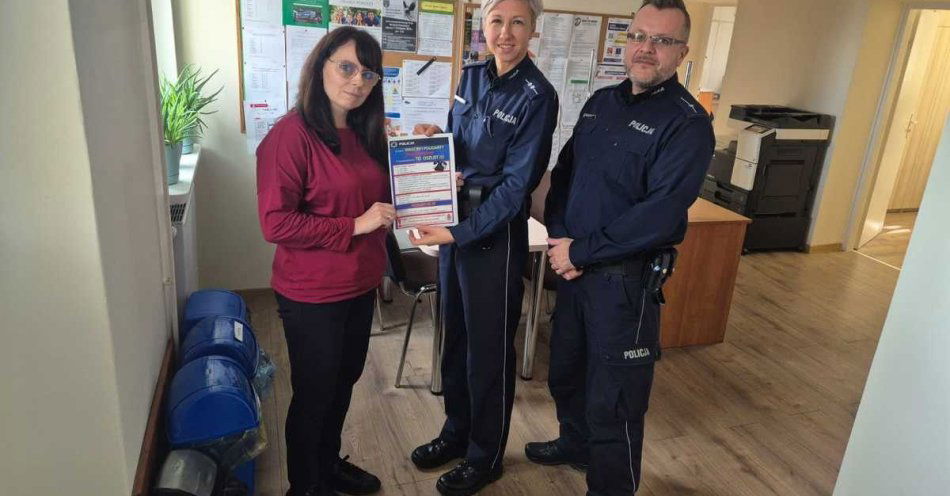 zdjęcie: Policja ostrzega seniorów przed oszustwami na wnuczka i policjanta / fot. KPP Mogilno