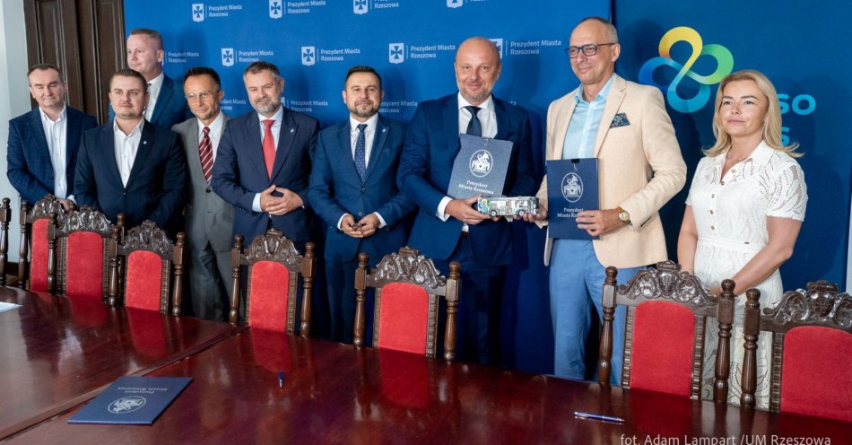 zdjęcie: Autobusy wodorowe dla rzeszowian / fot.nadesłane