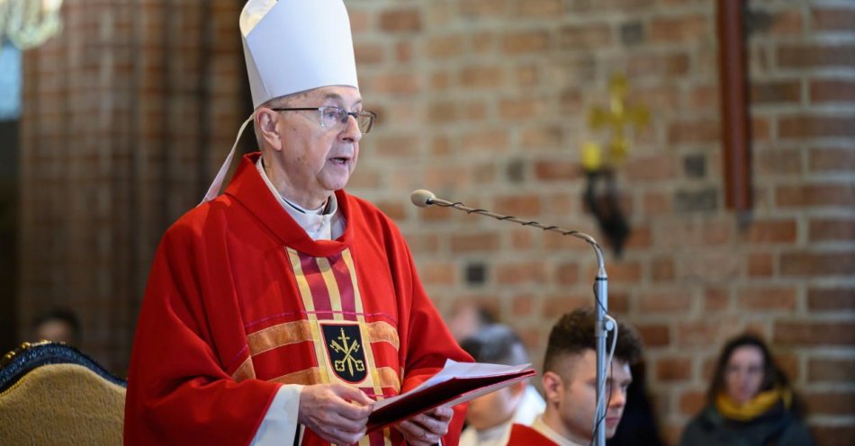 zdjęcie: Społeczeństwo potrzebuje nowych form udziału obywateli w życiu publicznym / fot. PAP